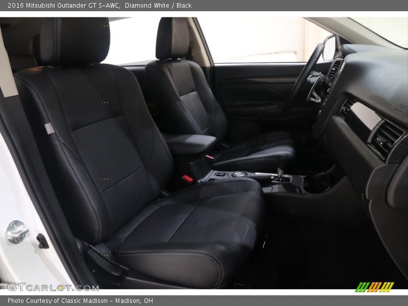 Front Seat of 2016 Outlander GT S-AWC