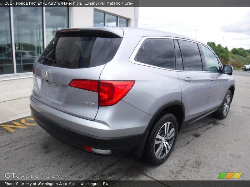 Lunar Silver Metallic / Gray 2017 Honda Pilot EX-L AWD w/Navigation