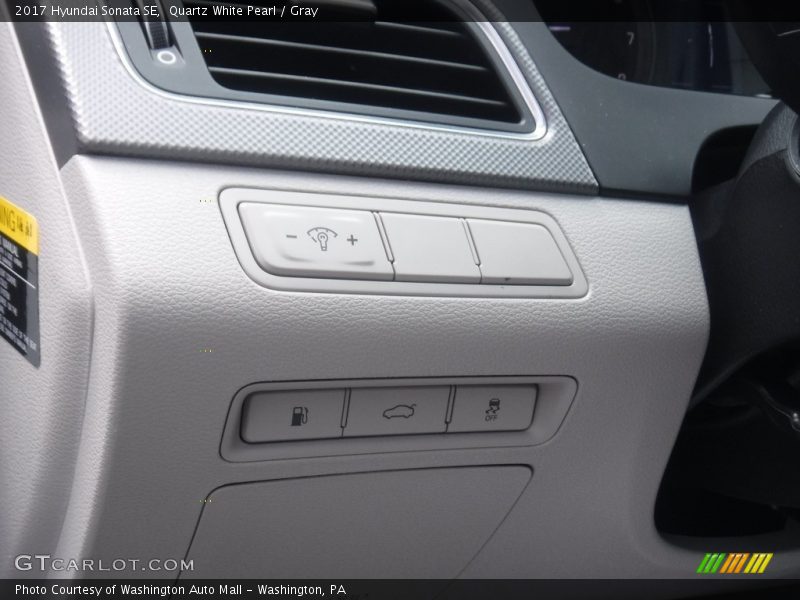 Quartz White Pearl / Gray 2017 Hyundai Sonata SE