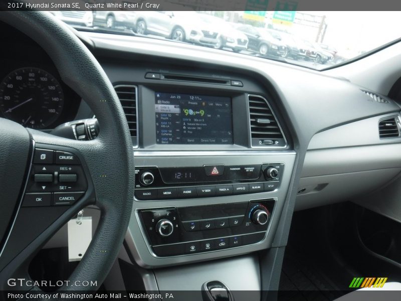 Quartz White Pearl / Gray 2017 Hyundai Sonata SE