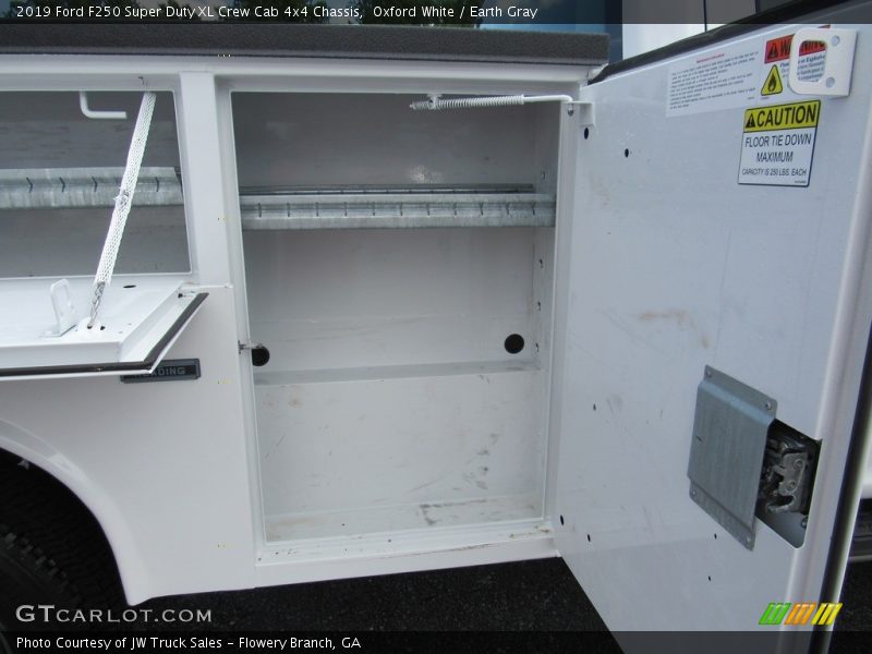 Oxford White / Earth Gray 2019 Ford F250 Super Duty XL Crew Cab 4x4 Chassis