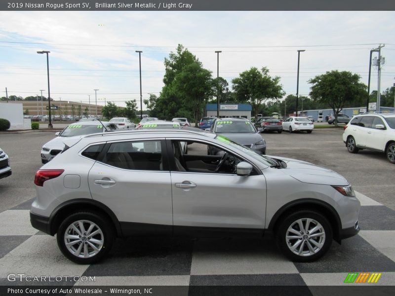 Brilliant Silver Metallic / Light Gray 2019 Nissan Rogue Sport SV