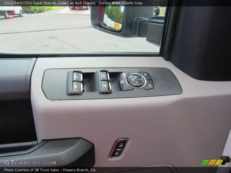 Oxford White / Earth Gray 2019 Ford F250 Super Duty XL Crew Cab 4x4 Chassis