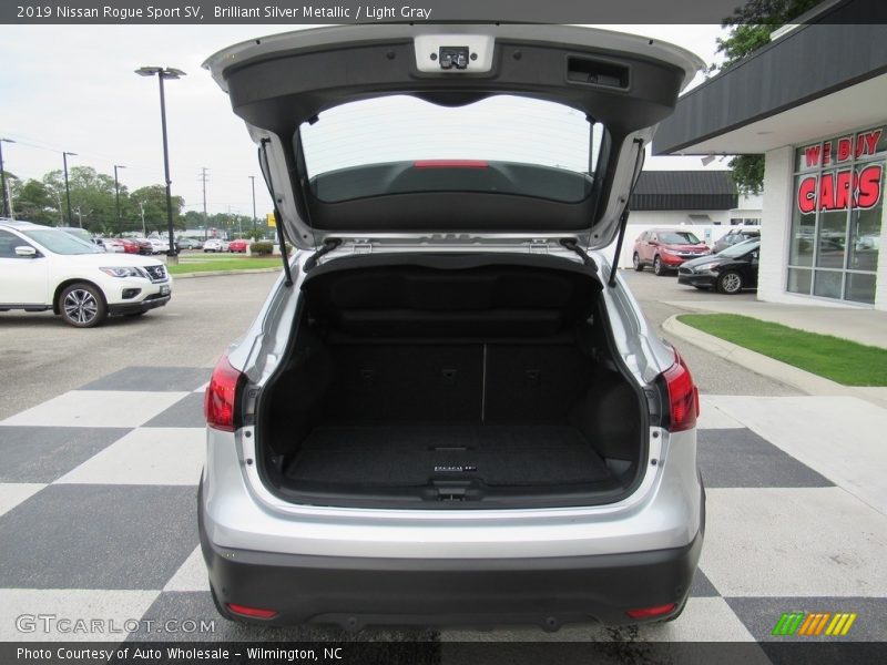 Brilliant Silver Metallic / Light Gray 2019 Nissan Rogue Sport SV