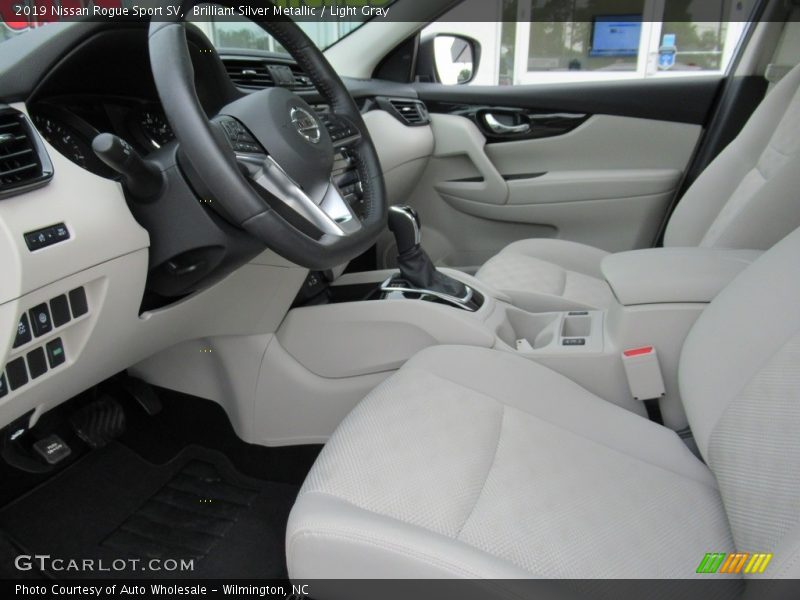 Brilliant Silver Metallic / Light Gray 2019 Nissan Rogue Sport SV