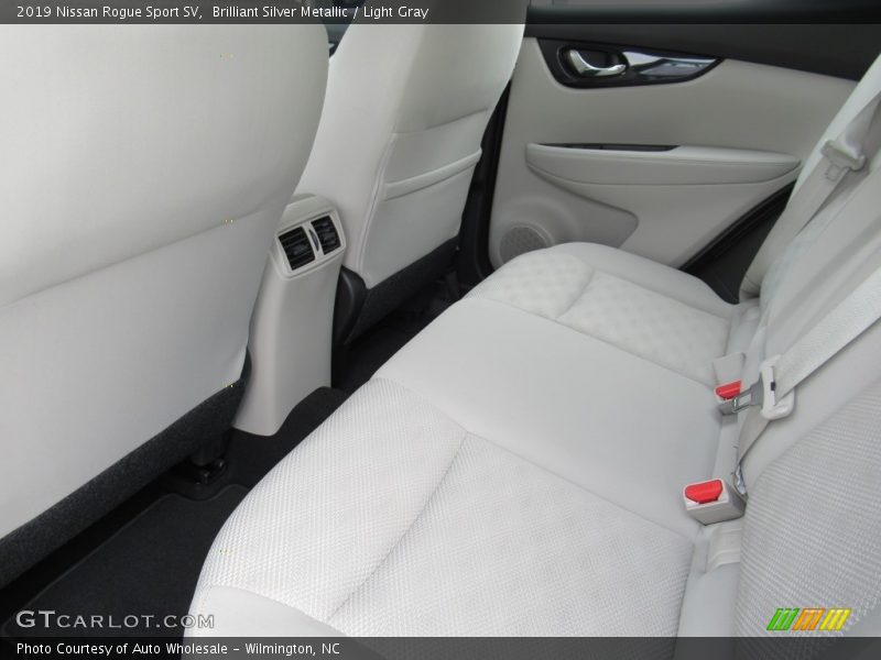 Brilliant Silver Metallic / Light Gray 2019 Nissan Rogue Sport SV