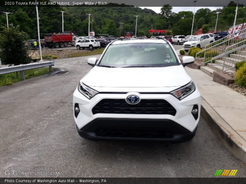 Super White / Black 2020 Toyota RAV4 XLE AWD Hybrid