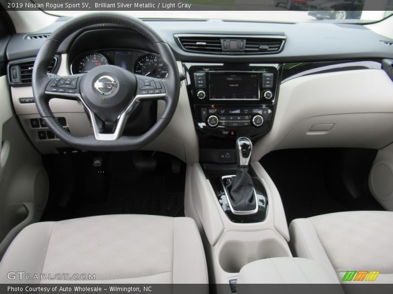 Brilliant Silver Metallic / Light Gray 2019 Nissan Rogue Sport SV
