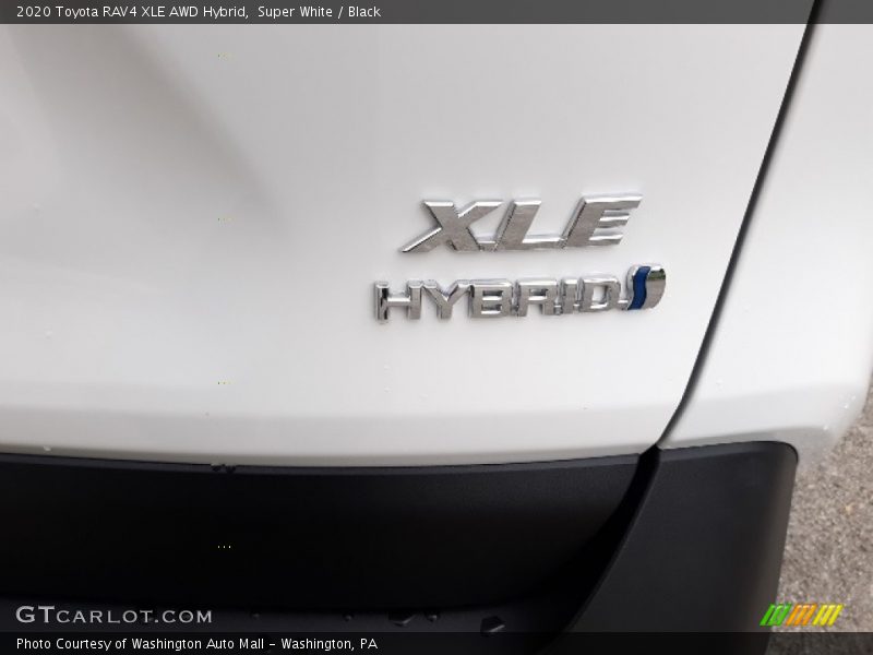 Super White / Black 2020 Toyota RAV4 XLE AWD Hybrid