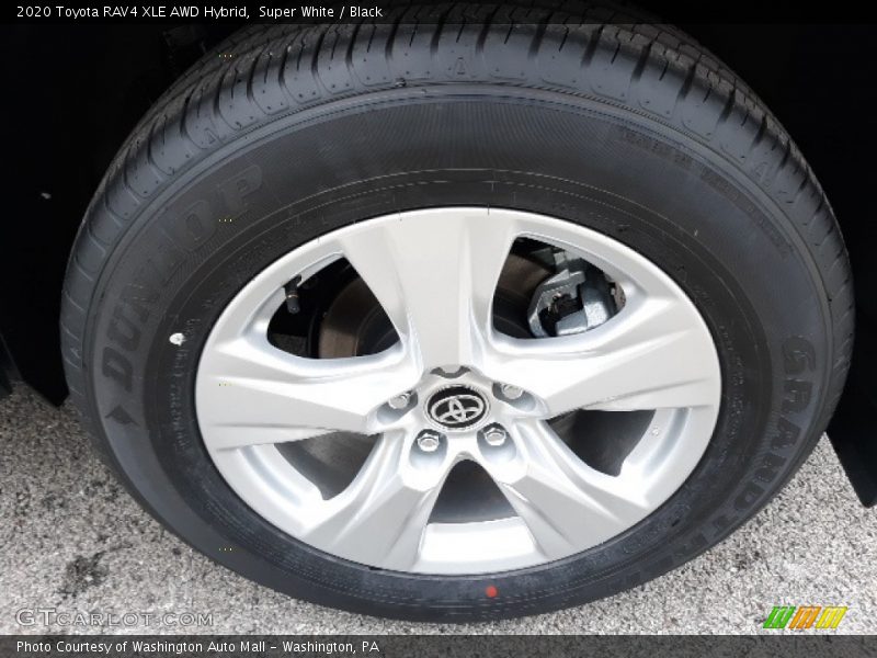 Super White / Black 2020 Toyota RAV4 XLE AWD Hybrid