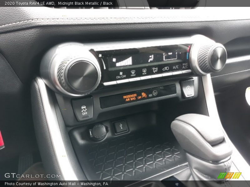 Midnight Black Metallic / Black 2020 Toyota RAV4 LE AWD