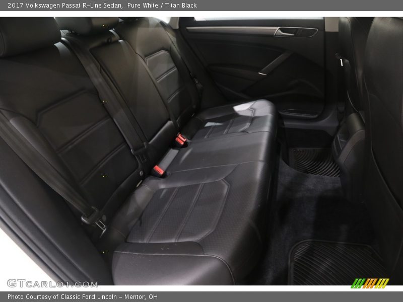 Pure White / Titan Black 2017 Volkswagen Passat R-Line Sedan