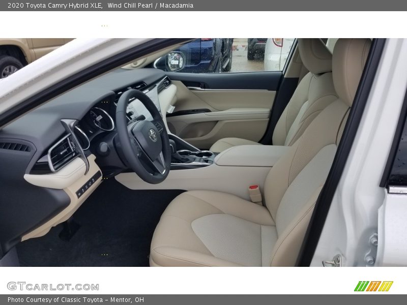 Wind Chill Pearl / Macadamia 2020 Toyota Camry Hybrid XLE