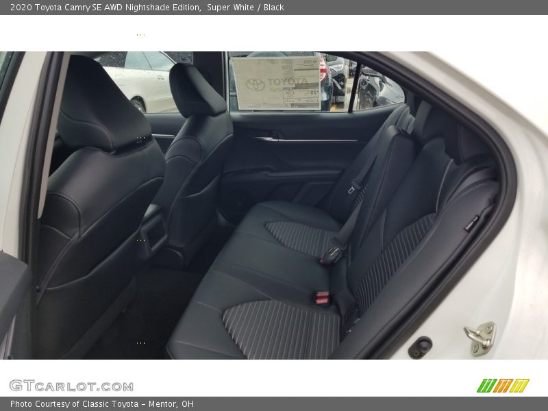 Super White / Black 2020 Toyota Camry SE AWD Nightshade Edition