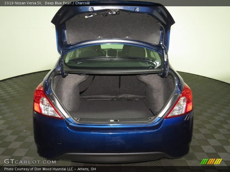 Deep Blue Pearl / Charcoal 2019 Nissan Versa SV