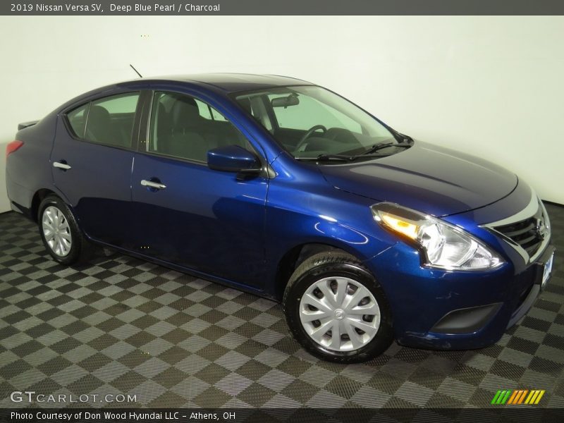 Deep Blue Pearl / Charcoal 2019 Nissan Versa SV