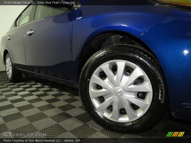 Deep Blue Pearl / Charcoal 2019 Nissan Versa SV