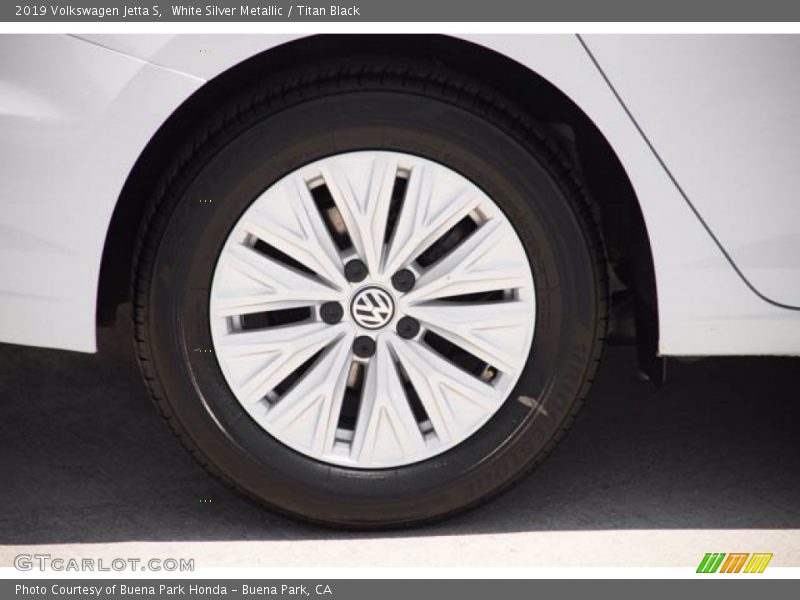 White Silver Metallic / Titan Black 2019 Volkswagen Jetta S