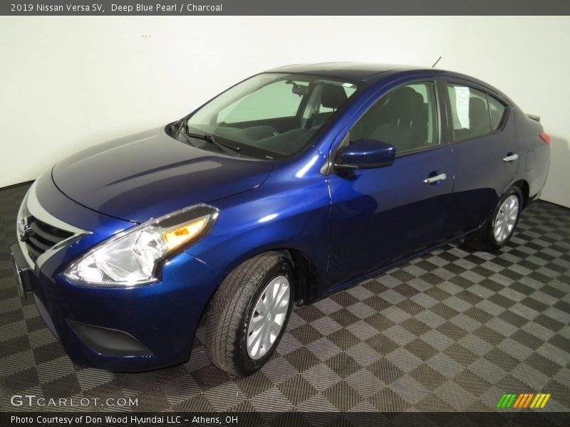 Deep Blue Pearl / Charcoal 2019 Nissan Versa SV