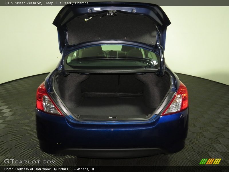 Deep Blue Pearl / Charcoal 2019 Nissan Versa SV