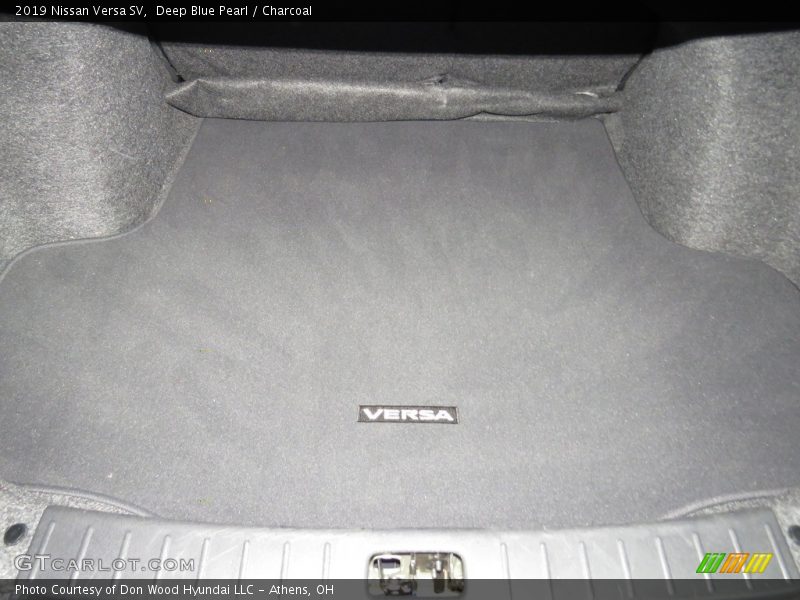 Deep Blue Pearl / Charcoal 2019 Nissan Versa SV