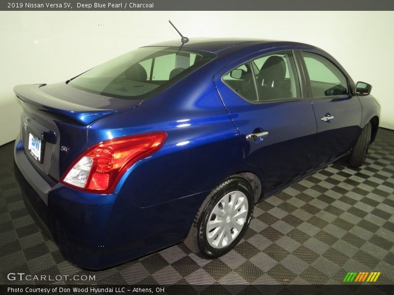 Deep Blue Pearl / Charcoal 2019 Nissan Versa SV