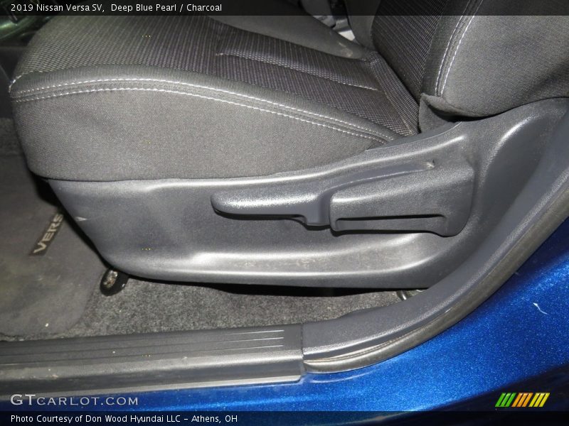 Deep Blue Pearl / Charcoal 2019 Nissan Versa SV