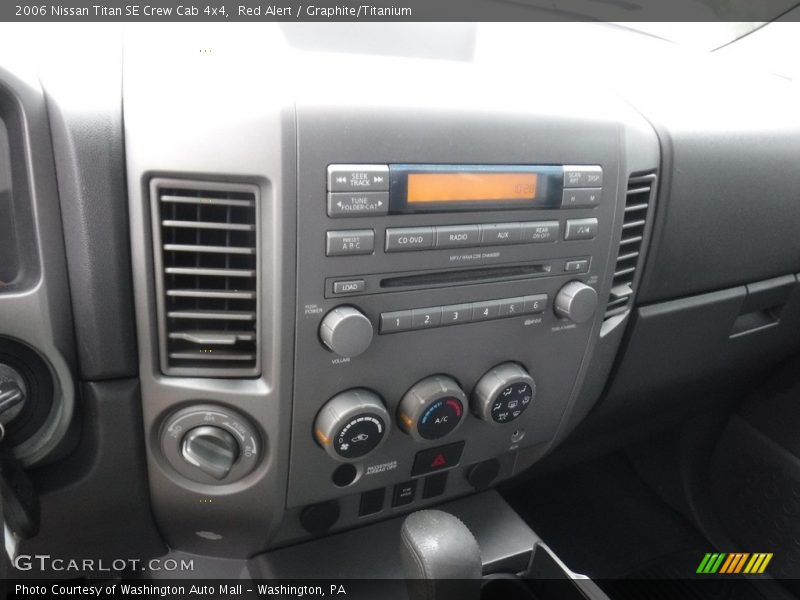 Red Alert / Graphite/Titanium 2006 Nissan Titan SE Crew Cab 4x4