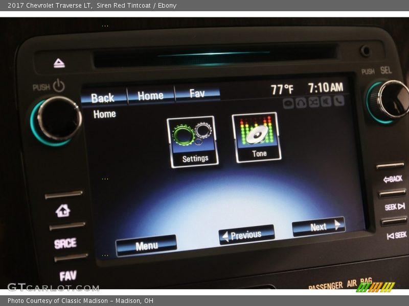 Siren Red Tintcoat / Ebony 2017 Chevrolet Traverse LT