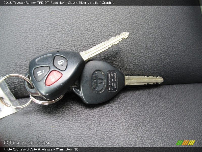 Classic Silver Metallic / Graphite 2018 Toyota 4Runner TRD Off-Road 4x4