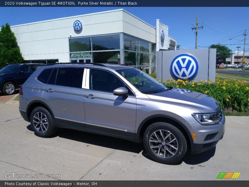 Pyrite Silver Metallic / Titan Black 2020 Volkswagen Tiguan SE 4MOTION