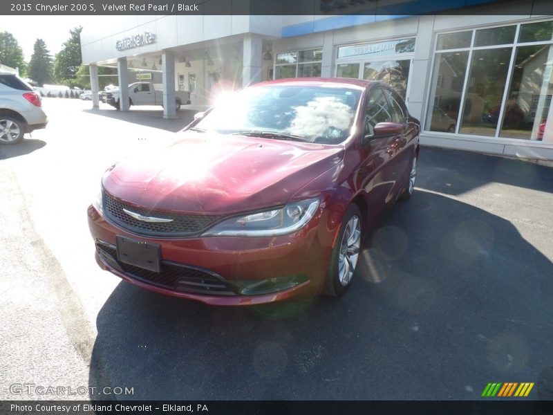 Velvet Red Pearl / Black 2015 Chrysler 200 S