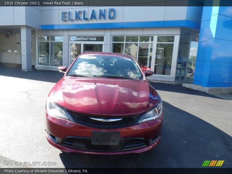 Velvet Red Pearl / Black 2015 Chrysler 200 S