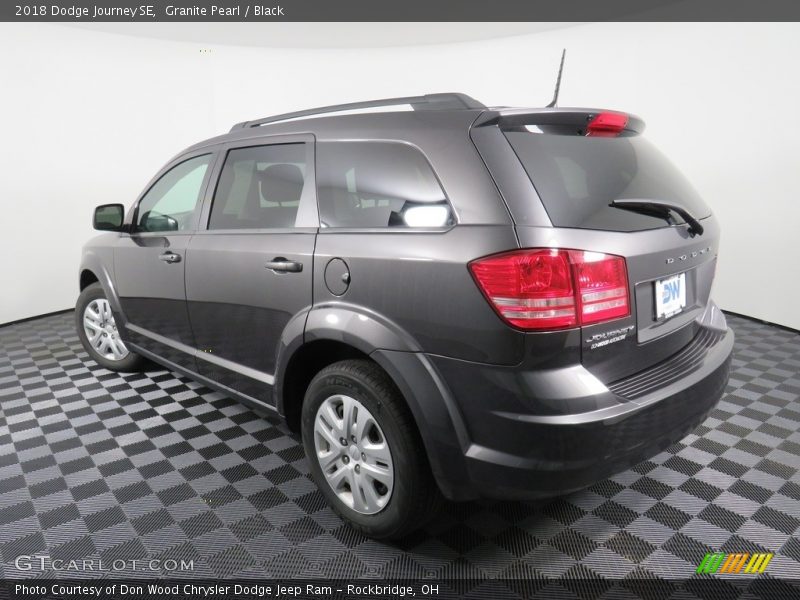 Granite Pearl / Black 2018 Dodge Journey SE