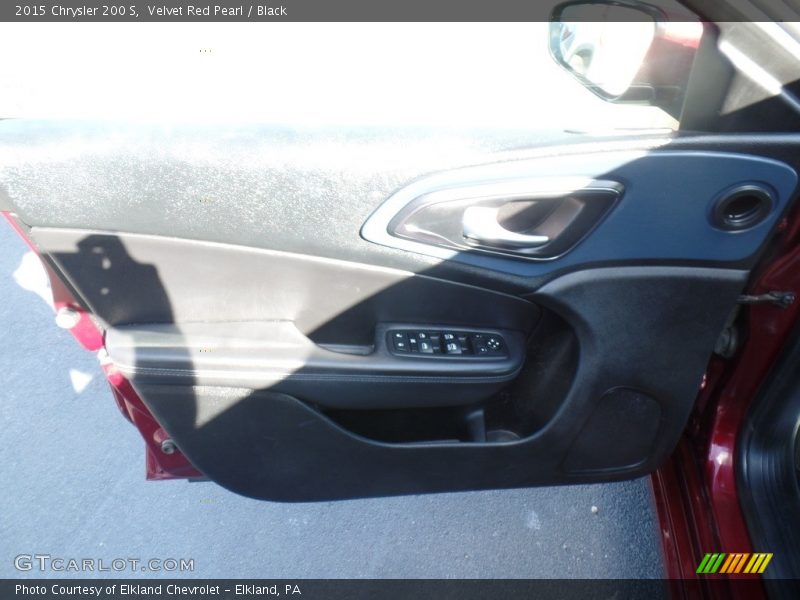 Velvet Red Pearl / Black 2015 Chrysler 200 S