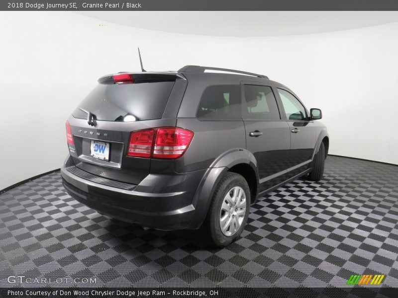 Granite Pearl / Black 2018 Dodge Journey SE