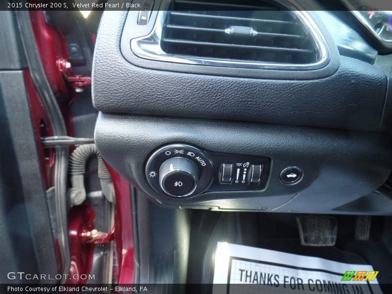 Velvet Red Pearl / Black 2015 Chrysler 200 S