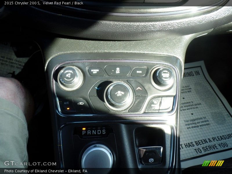 Velvet Red Pearl / Black 2015 Chrysler 200 S