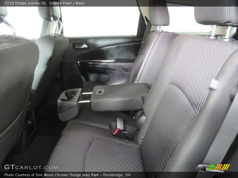 Granite Pearl / Black 2018 Dodge Journey SE