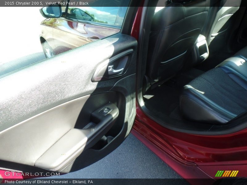 Velvet Red Pearl / Black 2015 Chrysler 200 S