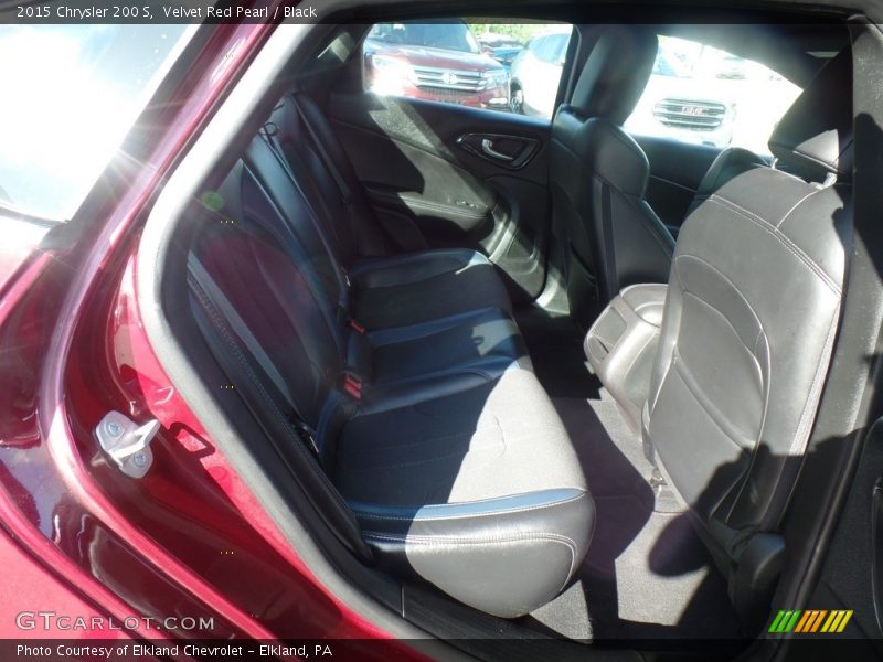 Velvet Red Pearl / Black 2015 Chrysler 200 S