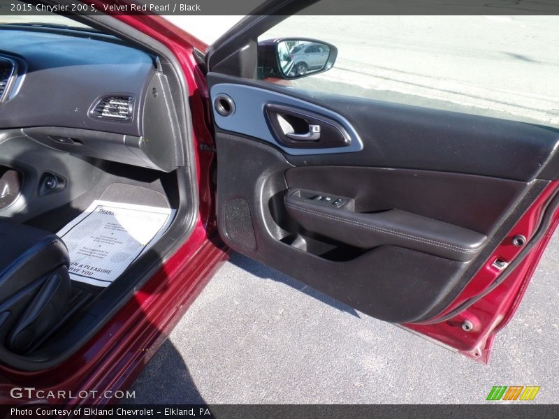Velvet Red Pearl / Black 2015 Chrysler 200 S