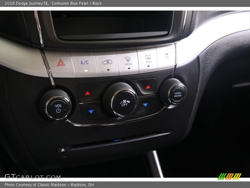 Contusion Blue Pearl / Black 2018 Dodge Journey SE