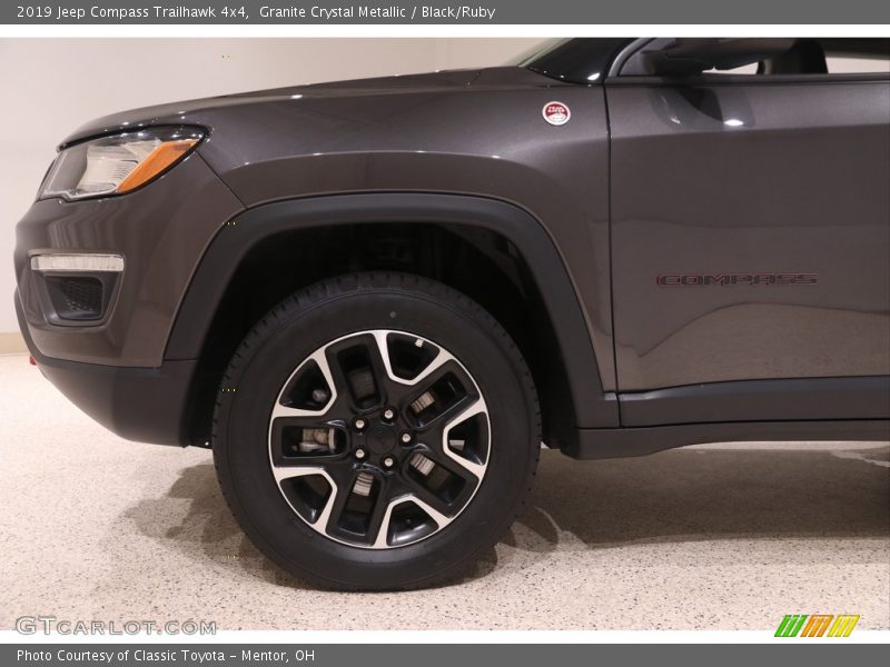 Granite Crystal Metallic / Black/Ruby 2019 Jeep Compass Trailhawk 4x4