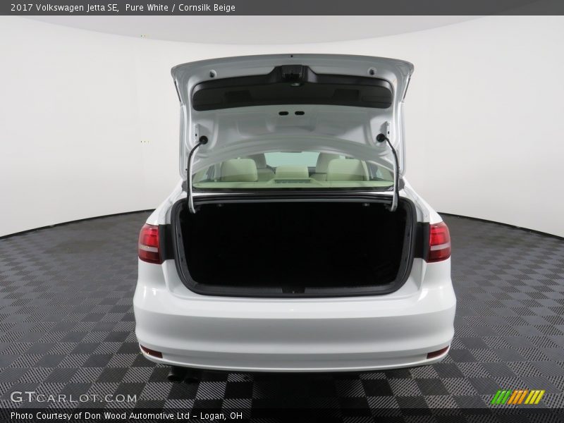 Pure White / Cornsilk Beige 2017 Volkswagen Jetta SE