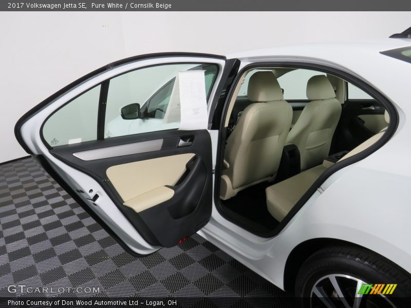 Pure White / Cornsilk Beige 2017 Volkswagen Jetta SE