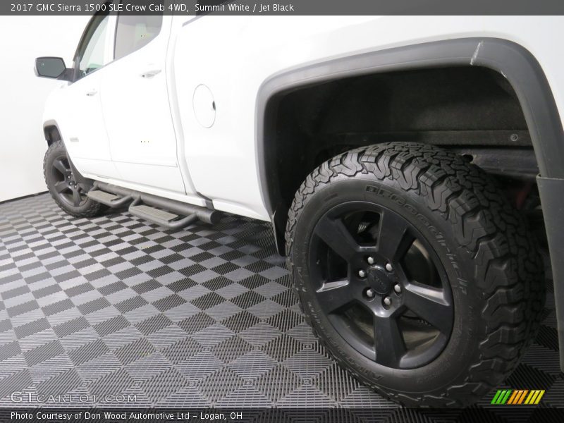 Summit White / Jet Black 2017 GMC Sierra 1500 SLE Crew Cab 4WD