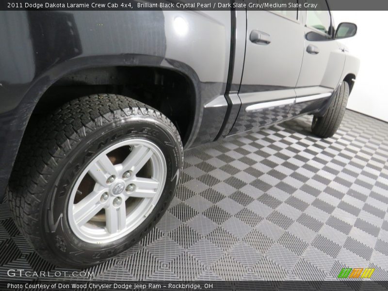 Brilliant Black Crystal Pearl / Dark Slate Gray/Medium Slate Gray 2011 Dodge Dakota Laramie Crew Cab 4x4