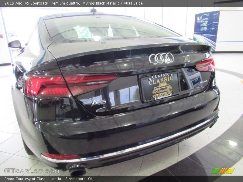 Mythos Black Metallic / Atlas Beige 2019 Audi A5 Sportback Premium quattro