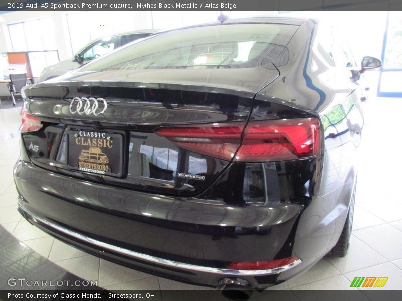 Mythos Black Metallic / Atlas Beige 2019 Audi A5 Sportback Premium quattro
